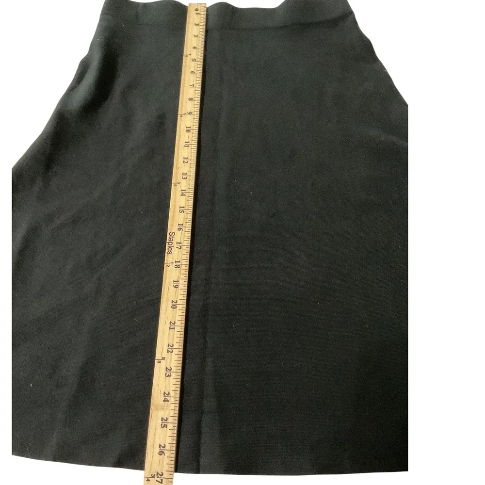 Liz Claiborne Black Knit A-Line Skirt Elastic Waist Viscose Blend